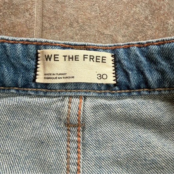 We The Free Palmer Denim Cuffed Relax Fit Shorts NWT Size 30 - Picture 3 of 7